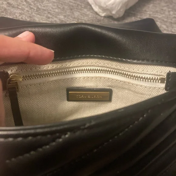 Tory Burch Small Kira Chevron Convertible Shoulder Bag. Like New Condition. - Picture 7 of 11